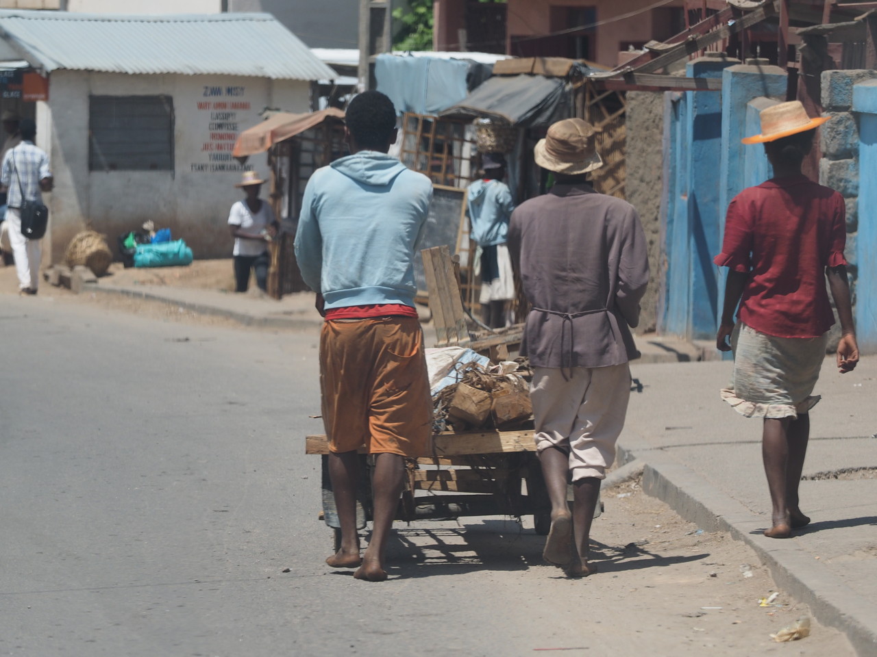 OLYMPUS DIGITAL CAMERA